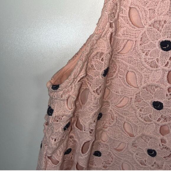 Ann Taylor Women’s XL Lace Crochet Tank Top Pink Black Floral Embroidered - Picture 11 of 16